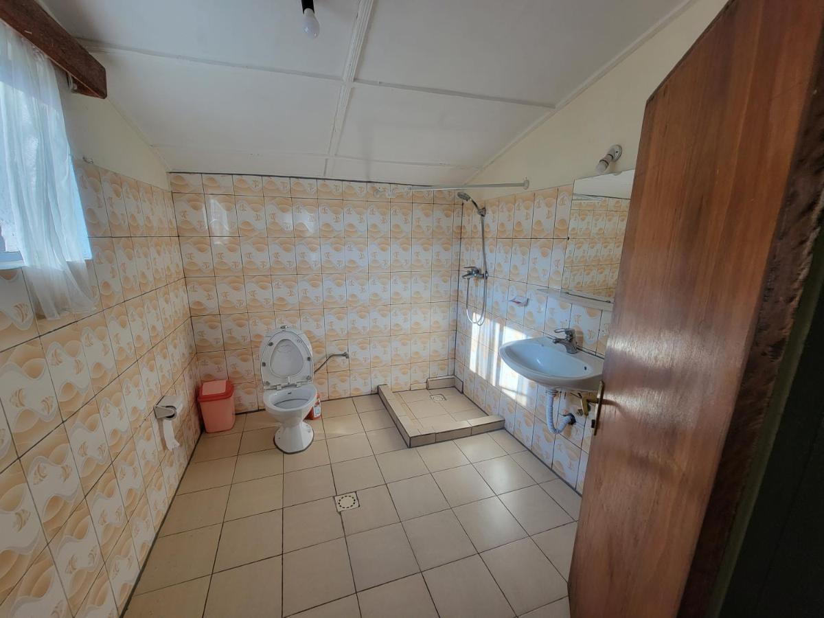 Maddy'S Kitchen And Accomodation Гісеньї Екстер'єр фото
